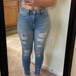 Shredded high wasted pants